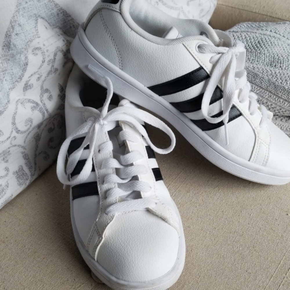 Adidas neo cloudfoam tennies